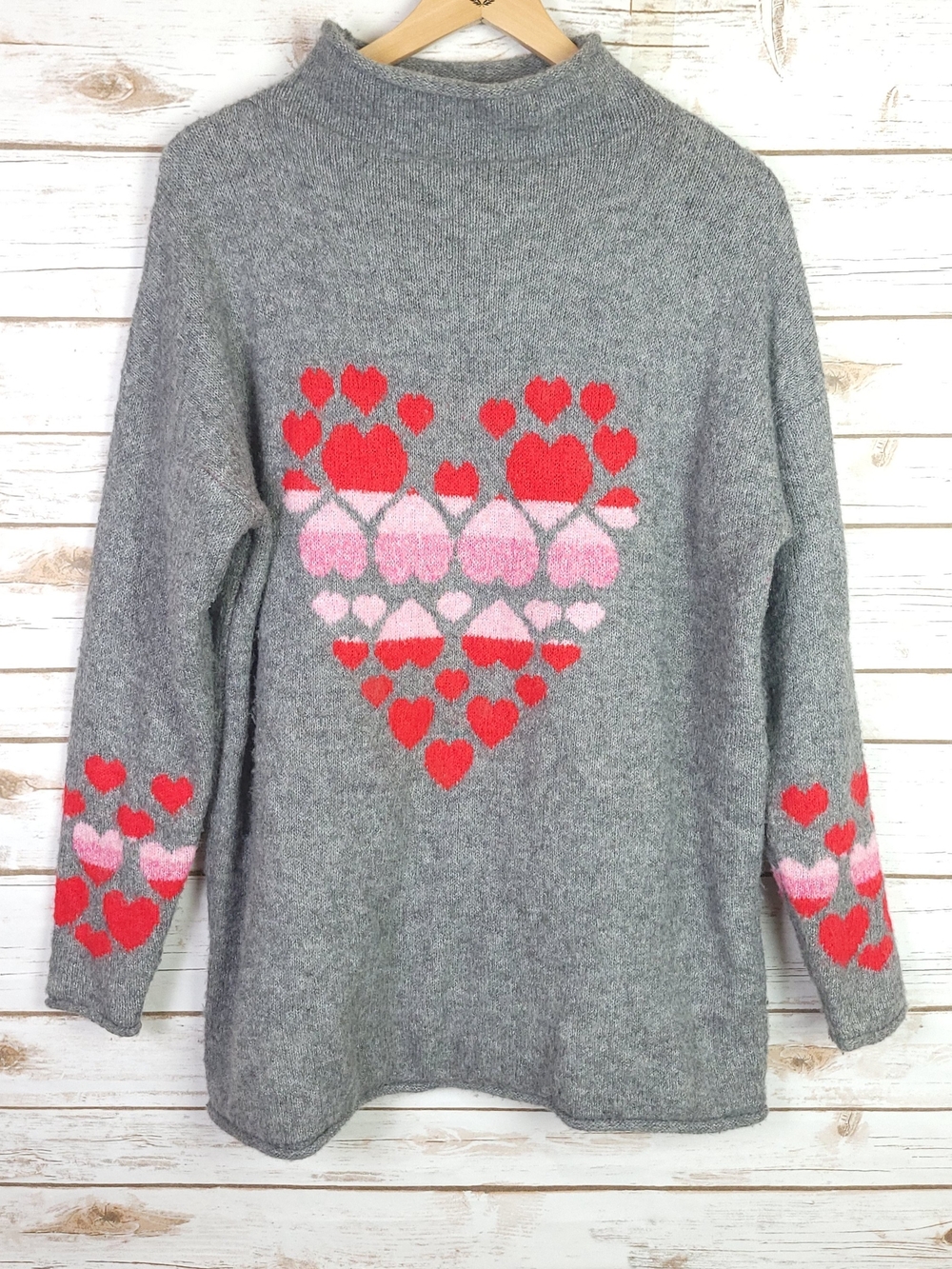 Cupcakes and Cashmere Sweater Large Gray Heart Graphic Roll Neck Tunic